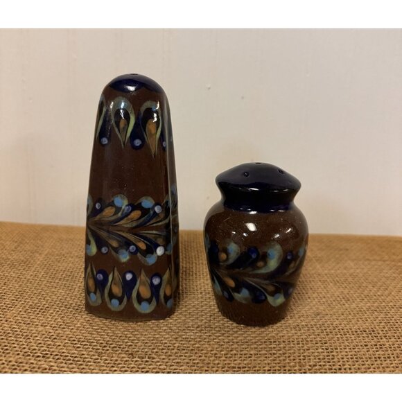 Hand-Painted Ceramic Salt & Pepper Shaker Set 4" & 2" - Picture 1 of 8